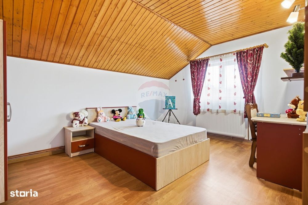 Casă / Vilă cu 5 camere de vânzare