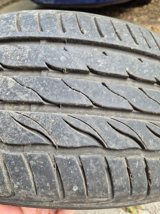 Летни гуми 17 инча 215/55ZR17 на 10 000 км. пежо 407