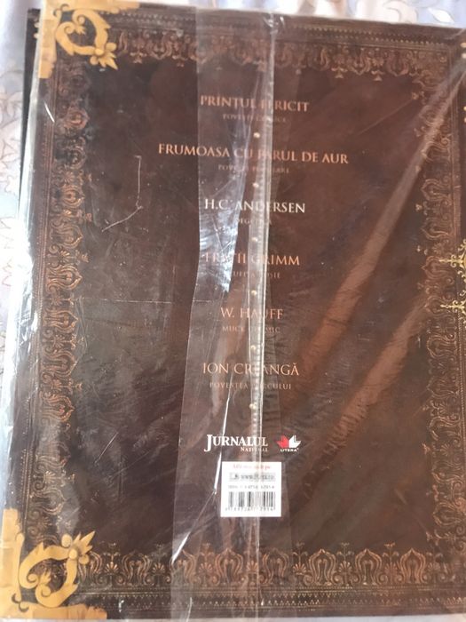 Vand carti cu povesti pentru copii