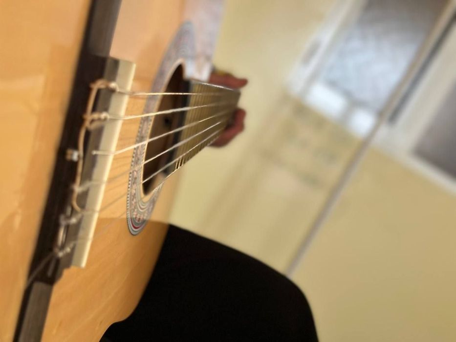 Сатылымда жаксы гитара