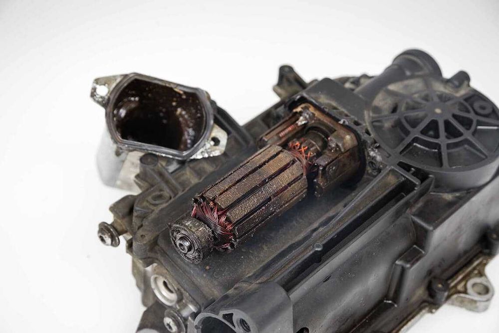 Ремонт на Easytronic Изитроник актуатор за съединител на Opel с 1г гар