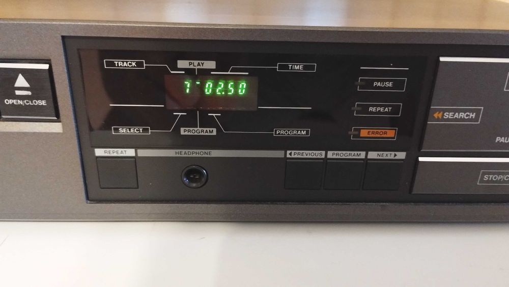 pt cd-uri audio un cd player Philips CD204