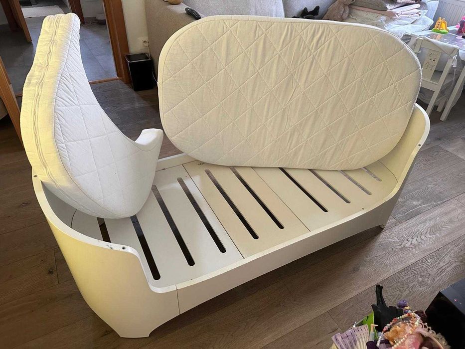 Pătuț premium Leander Classic 0-7 ani + saltea + extensie