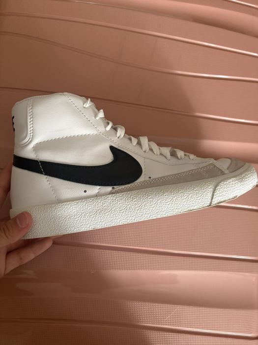 Бели кецове NIKE