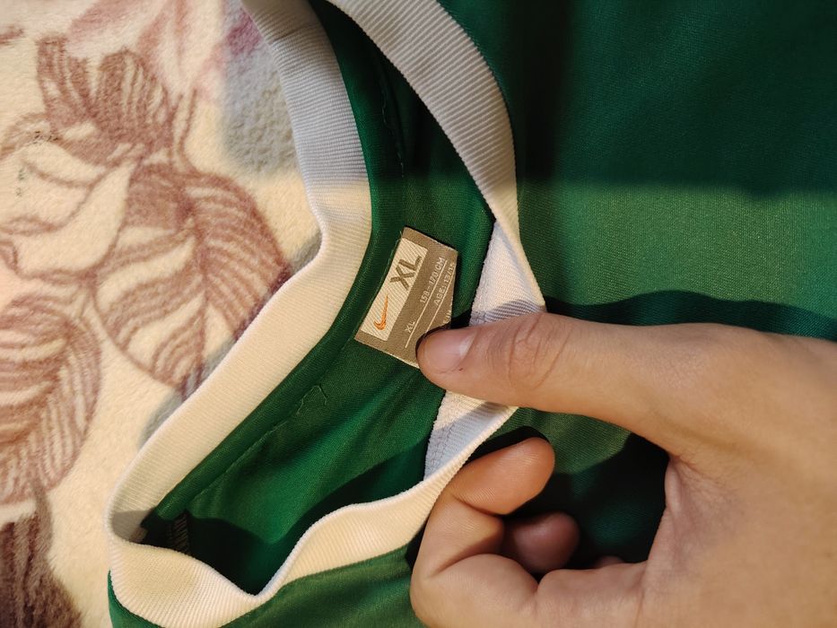 Vând tricou Nike simplu sport verde mărimea Xl pentru copii intre 13 și 15 ani