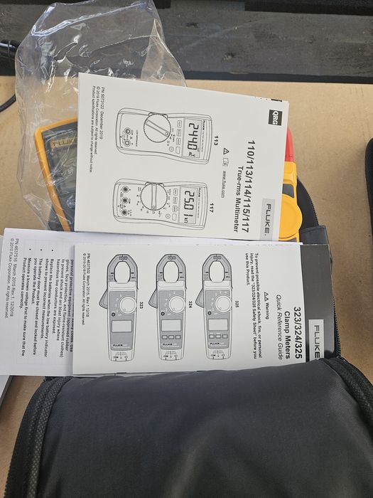 Fluke 117 Multimeter / Fluke 323 Current Clamp Combination Kit