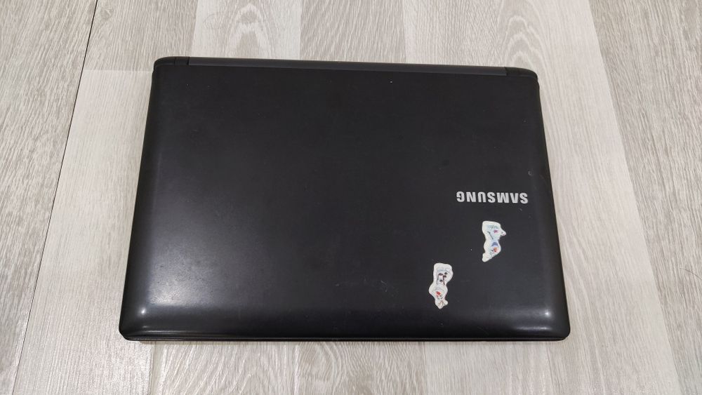 Samsung netbook srochno sotiladi