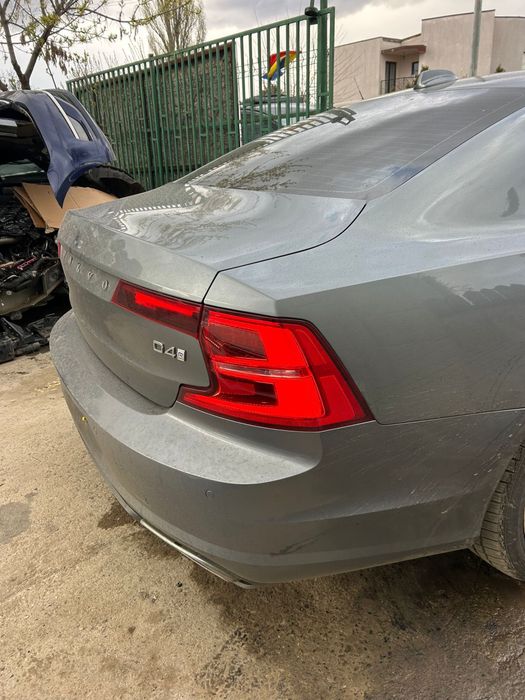 Aripă dreapta spate Volvo S90 2018