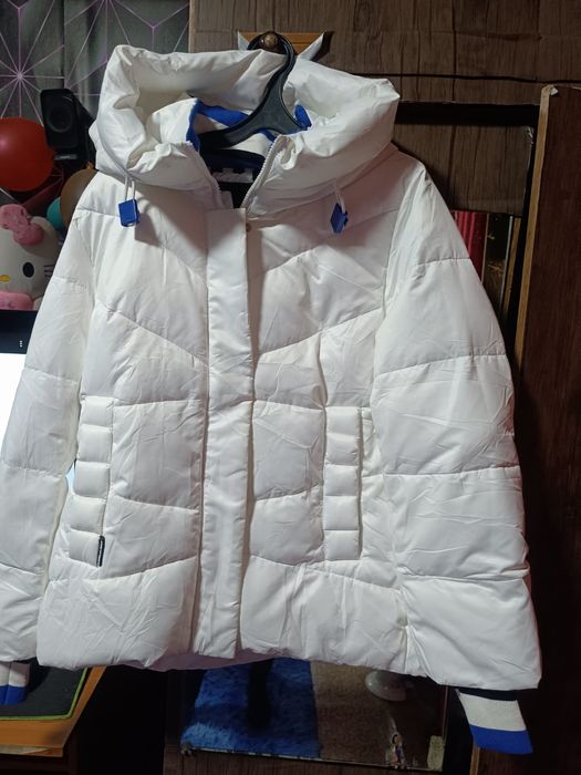 Продам женскую куртку.