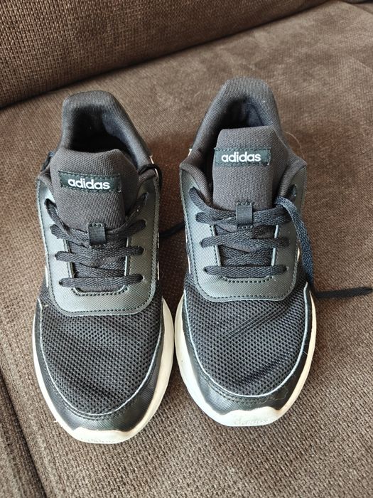 Запазени маратонки adidas