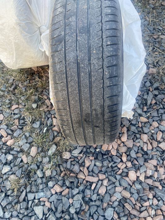 Продам резину michelin 215/55 r16