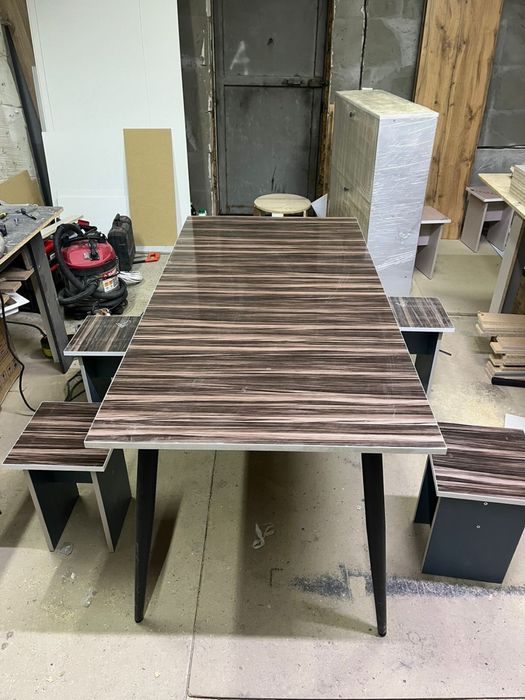 Новый стол стулья парта обувница