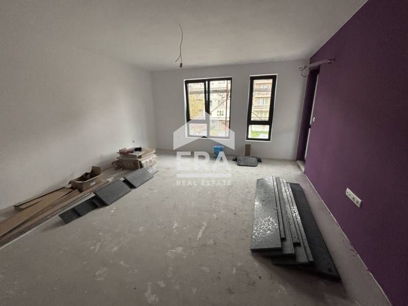 Продава се Двустаен апартамент в Белослав - 75 кв.м за 590 €/кв.м - Снимка #2