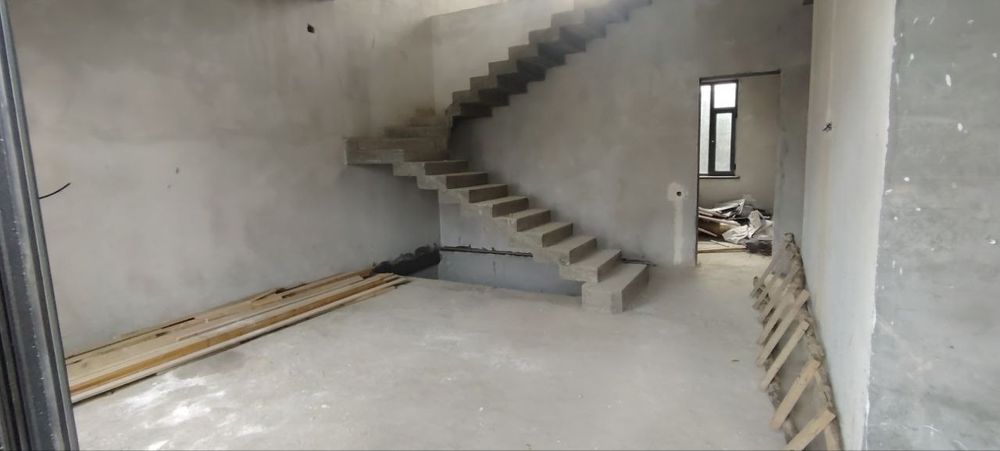 Srochno Do'rmonda hovli sotiladi 3 sotix