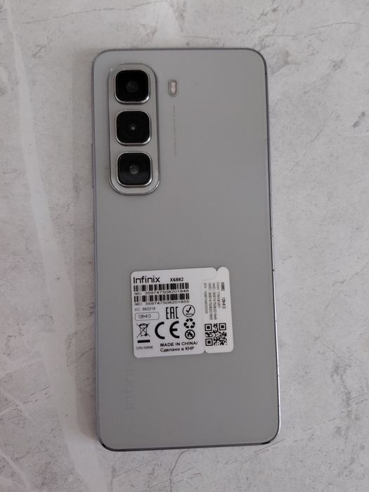 Продаю свой старый телефон Infinix Hot 50 память 128ГБ