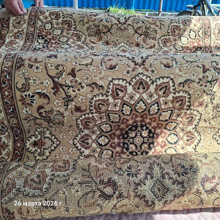 Ковры б/у продам 3шт.