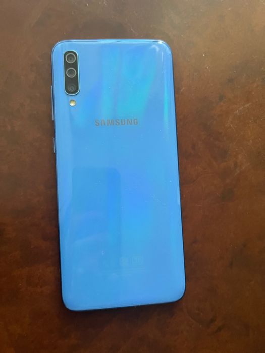 Продам Samsung Galaxy A70, 6/128 ГБ.