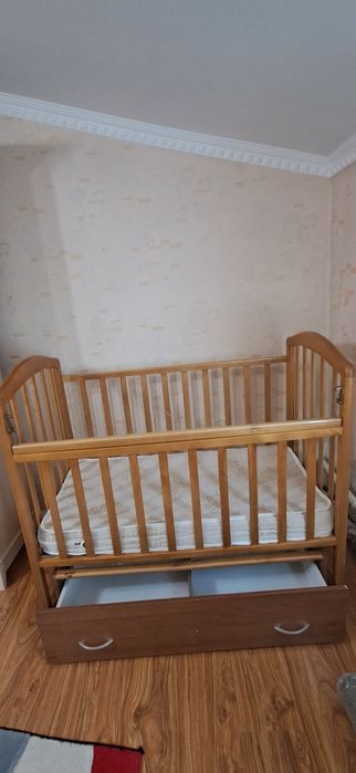 Продам детскую кроватку-маятник