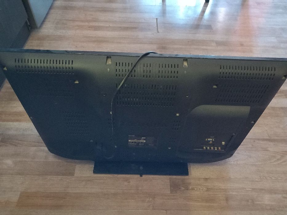 32-инчов телевизор Toshiba