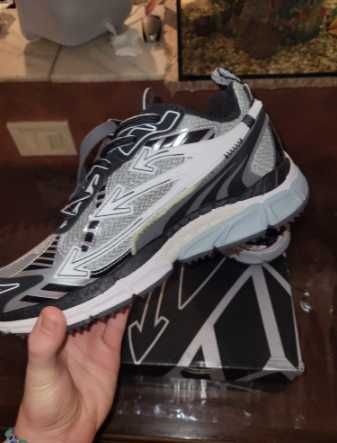 Off-white be right back