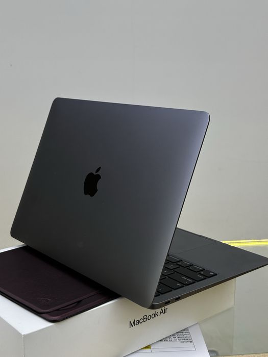 Macbook air 13 в магазине icom
