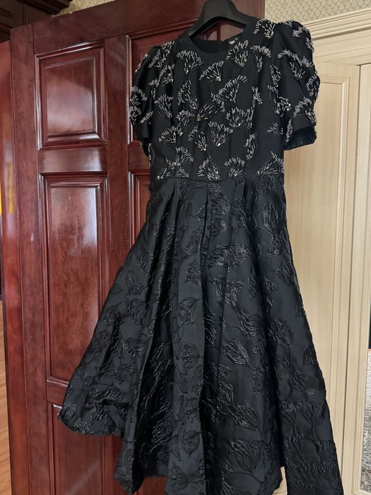 нарядное красовое платье