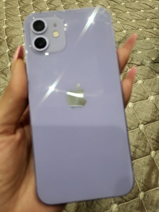 IPhone 12 с коробкой