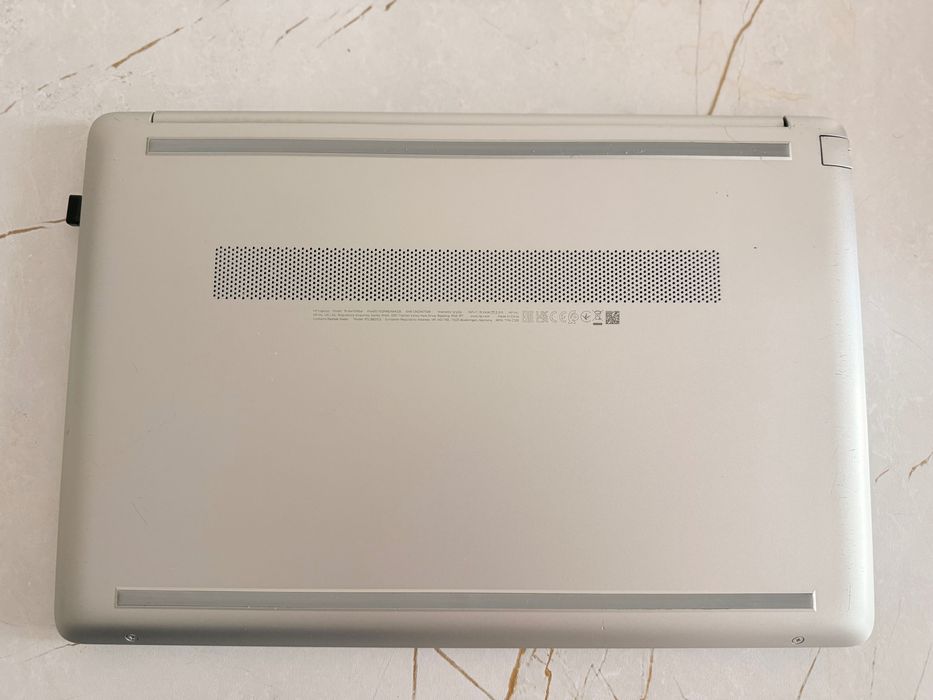 Ноутбук б/у батарея держит плохо