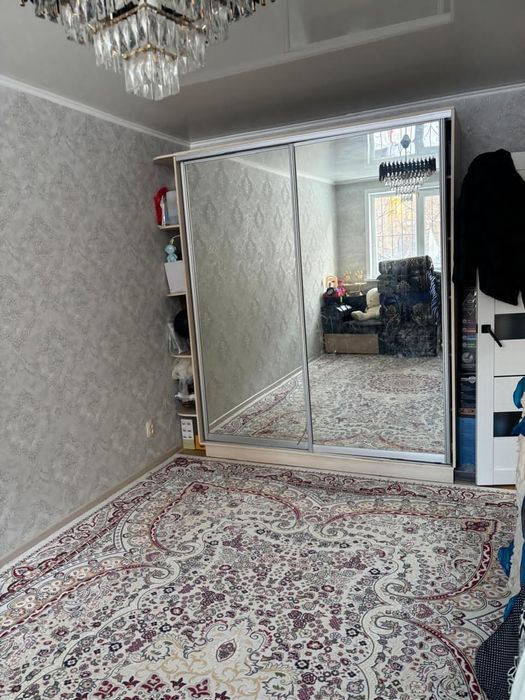 Продам 3 комн .В районе Жанара.