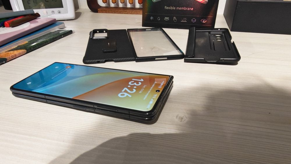 Honor Magic V2 512 gb, 16 gb ram,  ca nou