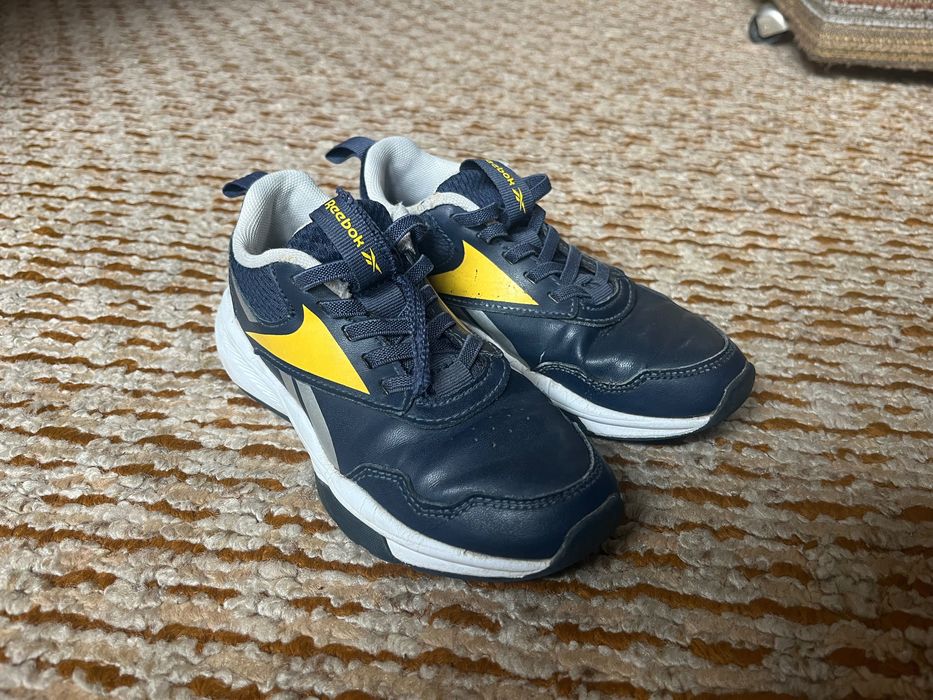 Продавам детски маратонки Reebok 30-ти номер