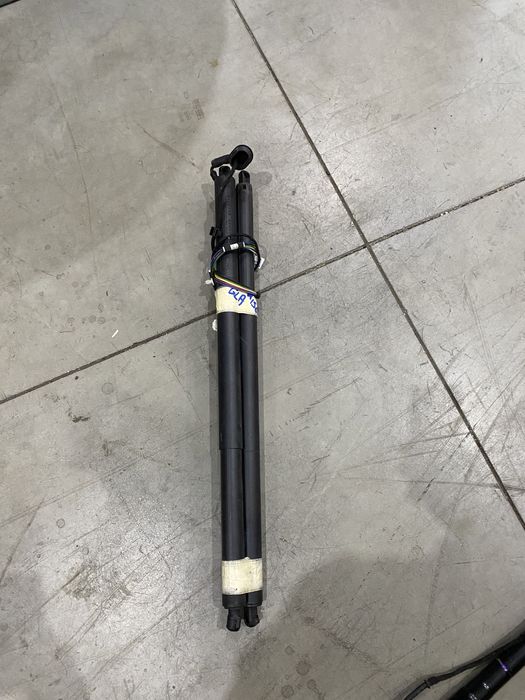 Set amortizoare hayon actionat electric Mercedes GLA W156