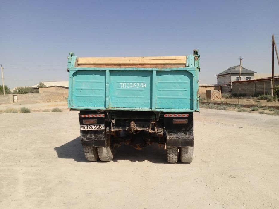 Zil 130 sotiladi. Samasvallari ko'taradi. Holati yaxshi ishlab turgan