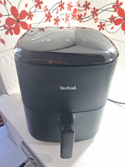Friteuze cu aer cald Tefal