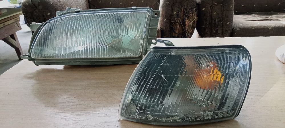 Фары на toyota corolla 100 ка.