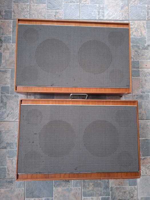 Boxe GRUNDIG.stare buna