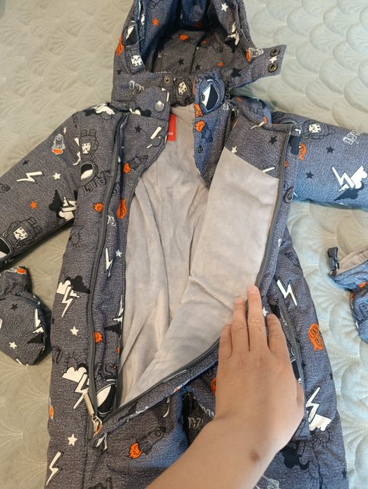 Продам комбинезон на зиму