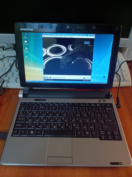 Нетбук Emachines e250