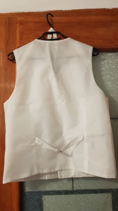 Vand vesta, cravata mire