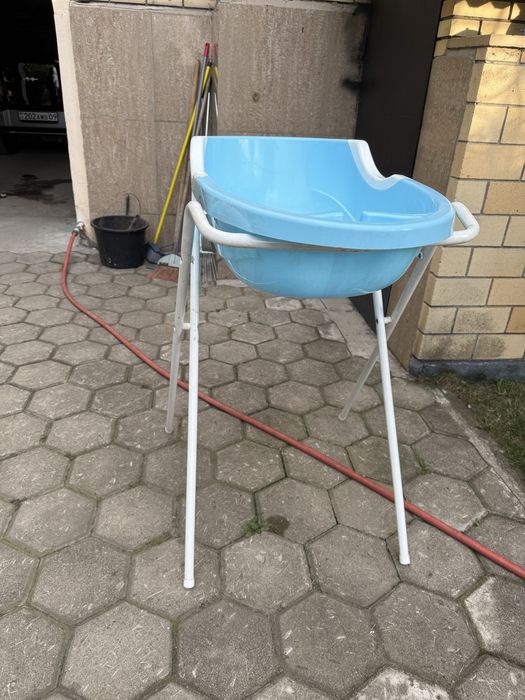 Детская ванночка с подставкой
