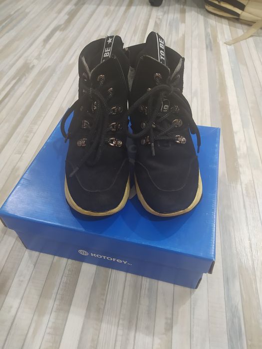 Ботинки теплые на весну/осень