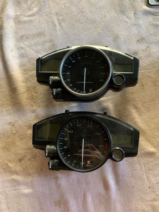 Dezmembrez yamaha r6 r11-rj15