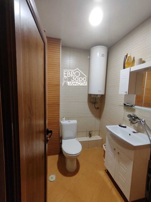 Масивна сграда за продажба – автосервиз плюс два жилищни имота