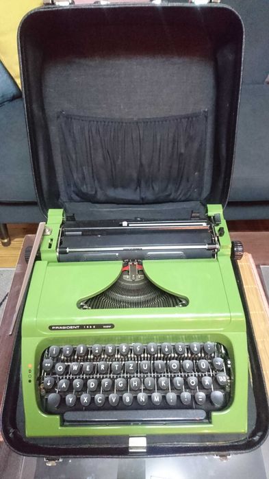 Стари антични машини и радиа