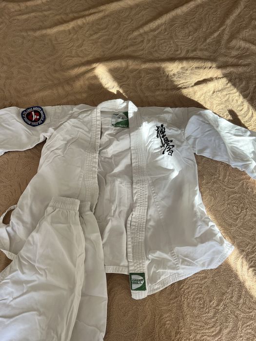 Продам комплект кимано, шлем, перчатки, защита
