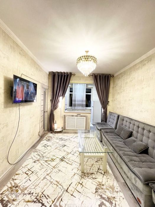 7квартал Чиланзар 2 комнтная  не торцевая