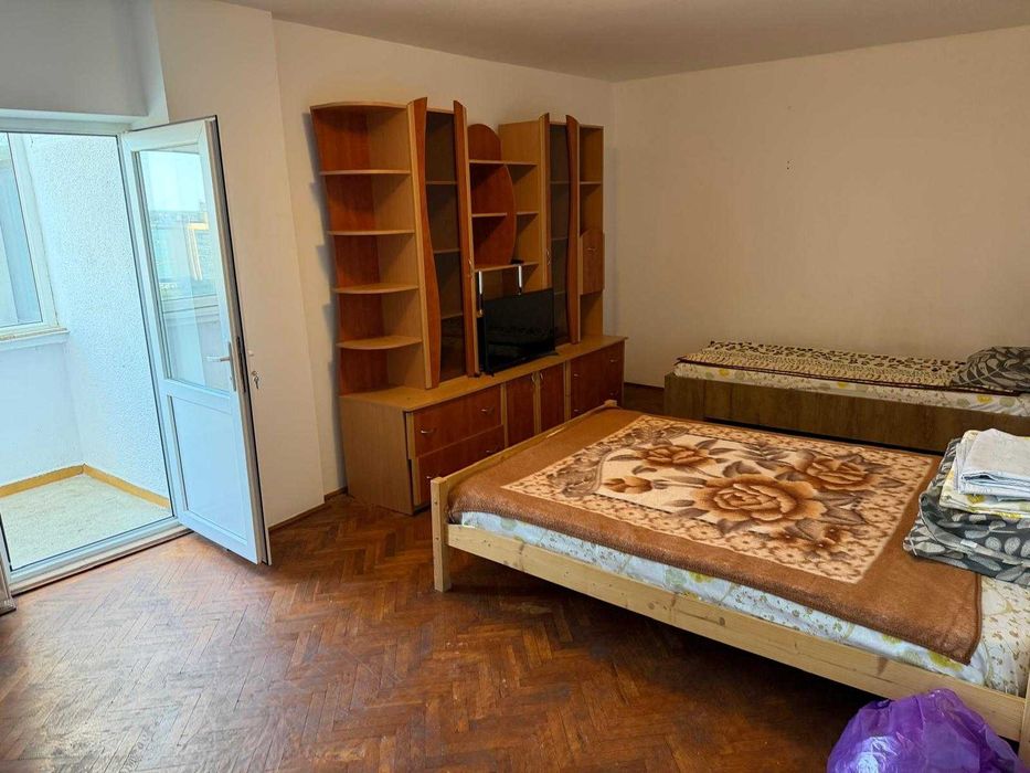 apartament 3 camere de inchiriat