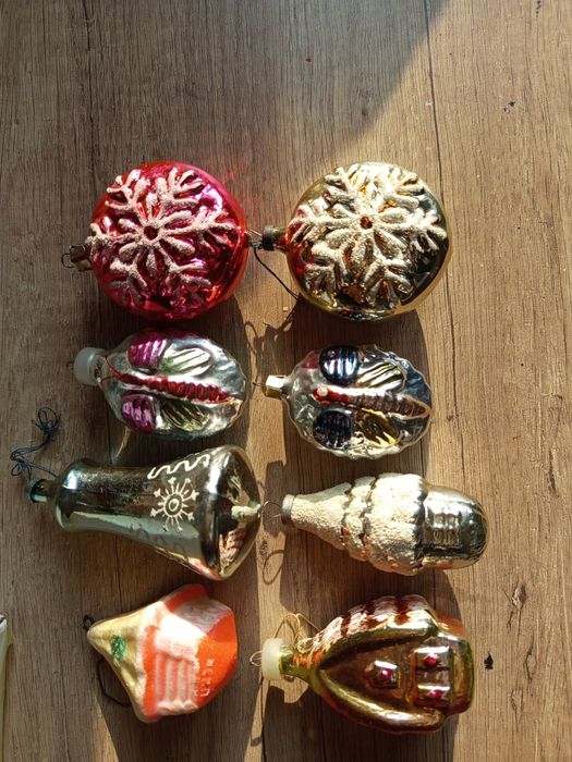 Продам советские елочные игрушки СССР шары и другие по 30000  за штуку