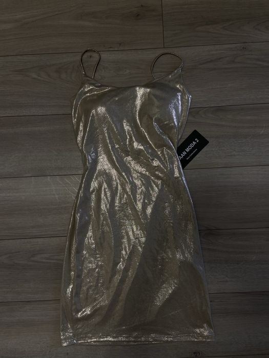 Блестящи рокли с размер