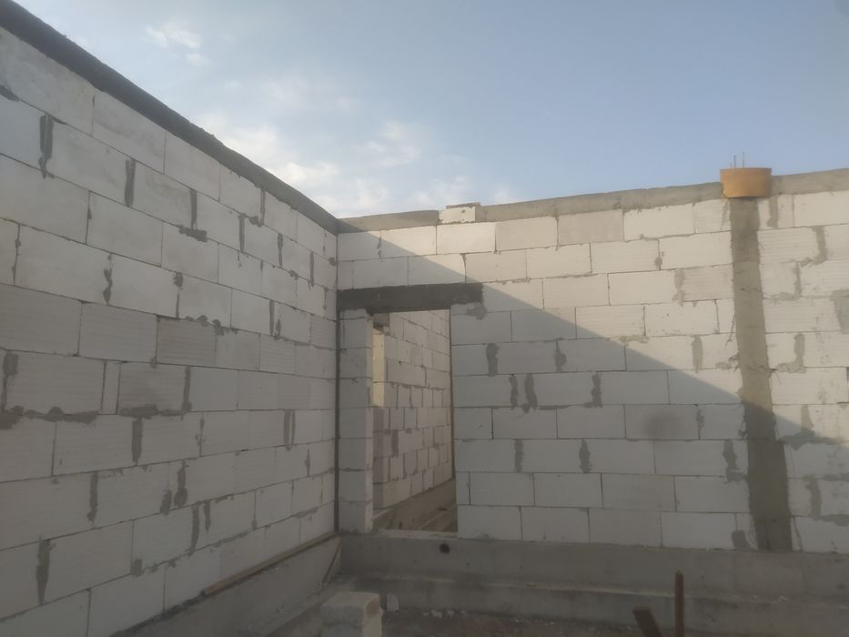 Участка сотилади 5 хонали 4 сотих 2 этаж килса хам болади